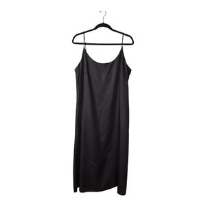 VTG Chic Black Midi Slip Dress